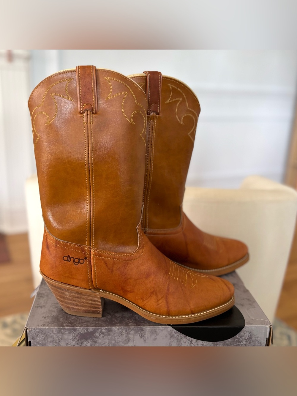 Vintage 1980s Dingo Cowboy Boots 10.5 D Mens Acme Tan Leather USA Made 5907